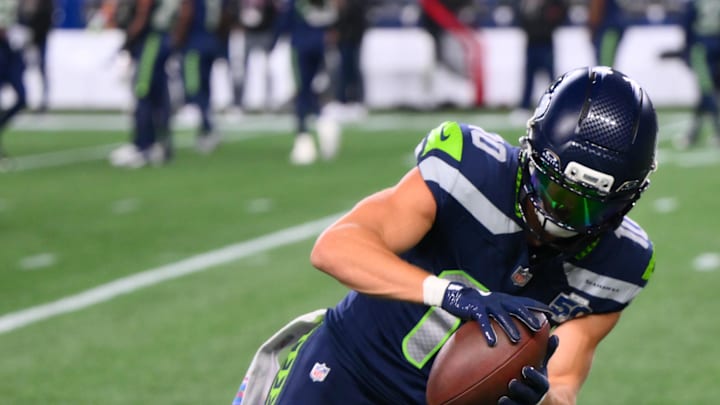 Oct 20, 2025; Seattle, Washington, USA; Seattle Seahawks wide receiver Cooper Kupp (10) warms up prior to the game against the Houston Texans at Lumen Field. Mandatory Credit: Steven Bisig-Imagn Images Oct 20, 2025; Seattle, Washington, USA; Seattle Seahawks wide receiver Cooper Kupp (10) warms up prior to the game against the Houston Texans at Lumen Field. Mandatory Credit: Steven Bisig-Imagn Images