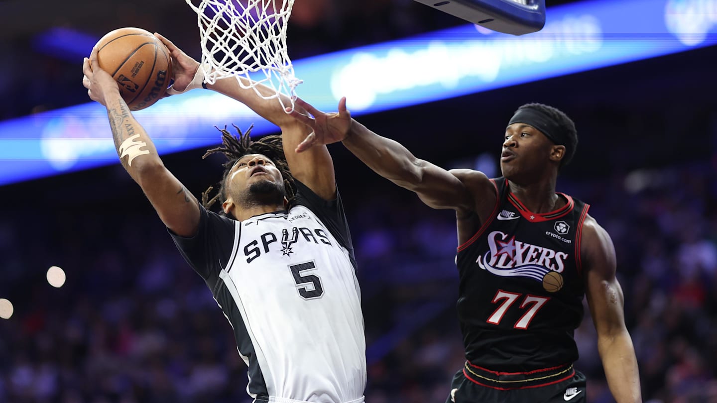 Sixers' Blowout Loss to Spurs Gets Worse With Injury to Key Star