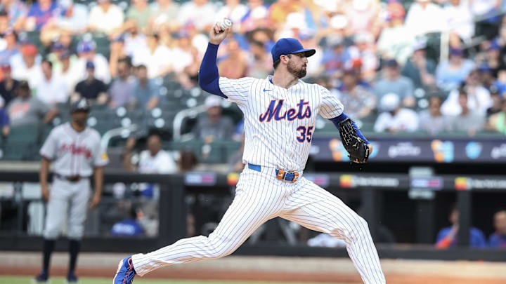 Jun 25, 2025; New York City, New York, USA;  New York Mets starting pitcher Clay Holmes (35) pitches in the first inning against the Atlanta Braves at Citi Field. Mandatory Credit: Wendell Cruz-Imagn Images