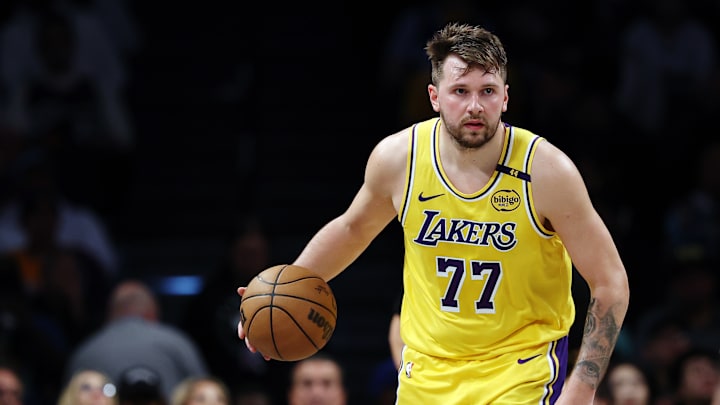 Doncic tiene dolencias en el tobillo