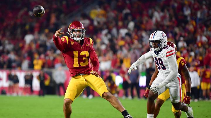 Oct 7, 2023; Los Angeles, California, USA; Southern California Trojans quarterback Caleb Williams