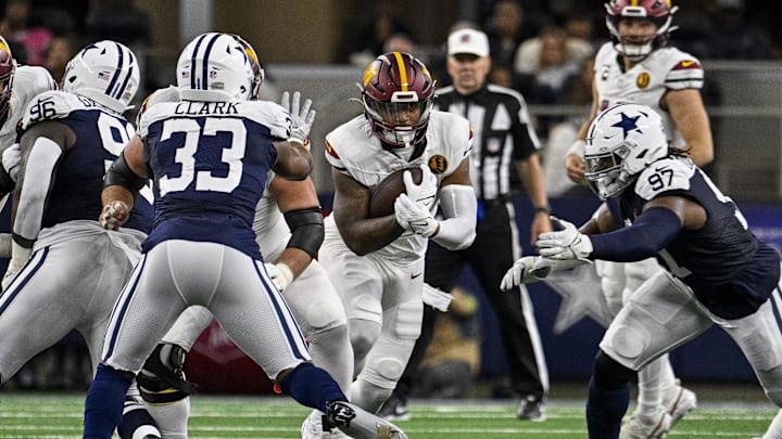 Washington Commanders running back Brian Robinson Jr. in action during the game between the Dallas Cowboys 