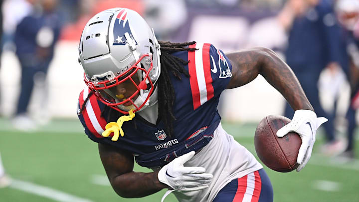 Aug 15, 2024; Foxborough, MA, USA; New England Patriots wide receiver JaQuae Jackson (82) warms up before a game against the Philadelphia Eagles at Gillette Stadium. Mandatory Credit: Eric Canha-Imagn Images Aug 15, 2024; Foxborough, MA, USA; New England Patriots wide receiver JaQuae Jackson (82) warms up before a game against the Philadelphia Eagles at Gillette Stadium. Mandatory Credit: Eric Canha-Imagn Images