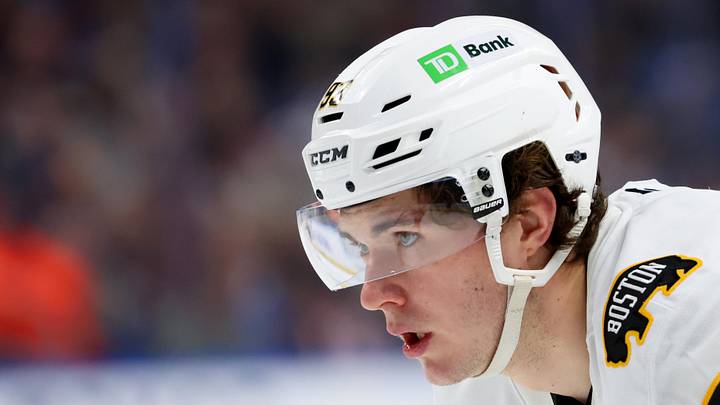 Dec 27, 2025; Buffalo, New York, USA; Boston Bruins center Fraser Minten waits for the face-off during the first period against the Buffalo Sabres at KeyBank Center. Dec 27, 2025; Buffalo, New York, USA; Boston Bruins center Fraser Minten waits for the face-off during the first period against the Buffalo Sabres at KeyBank Center.