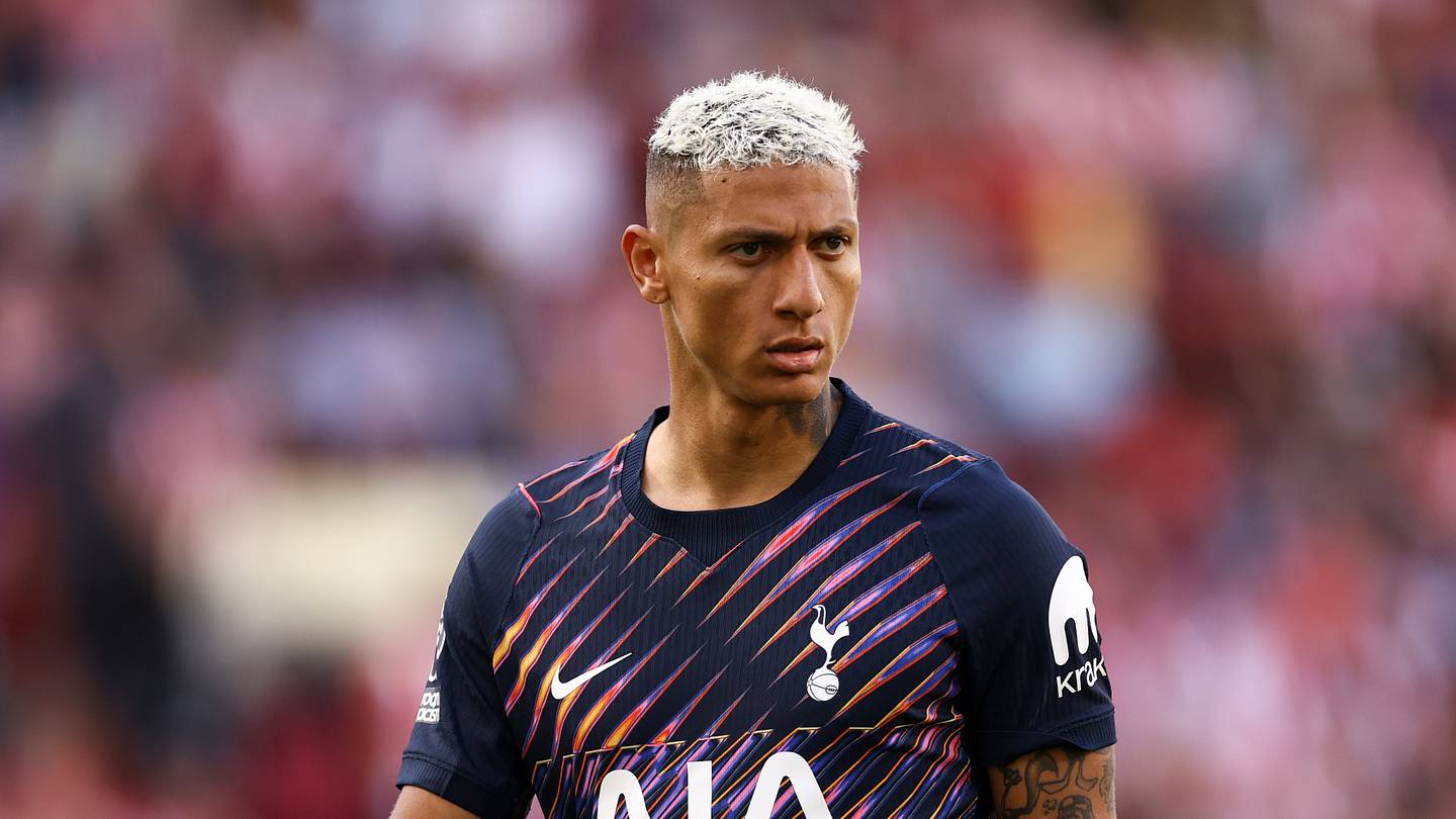 Tottenham fans are tucking away Roberto De Zerbi's handling of Richarlison to bring up later - LiveScore