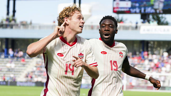 Jacob Shaffelburg y Alphonso Davies son figuras de la selección de Canadá