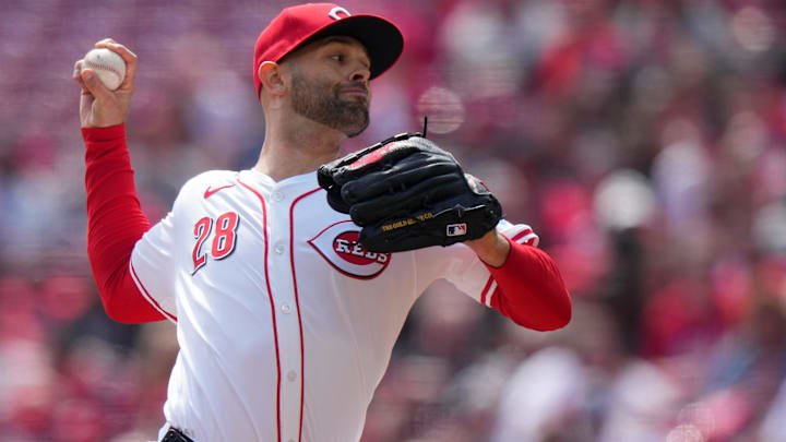 Cincinnati Reds relief pitcher Nick Martinez (28) delivers a pitch in the second inning of a