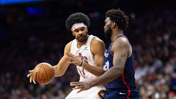 Nov 21, 2023; Philadelphia, Pennsylvania, USA; Cleveland Cavaliers center Jarrett Allen (31) controls the ball against Philadelphia 76ers center Joel Embiid (21) during the second quarter at Wells Fargo Center. Mandatory Credit: Bill Streicher-USA TODAY Sports Nov 21, 2023; Philadelphia, Pennsylvania, USA; Cleveland Cavaliers center Jarrett Allen (31) controls the ball against Philadelphia 76ers center Joel Embiid (21) during the second quarter at Wells Fargo Center. Mandatory Credit: Bill Streicher-USA TODAY Sports