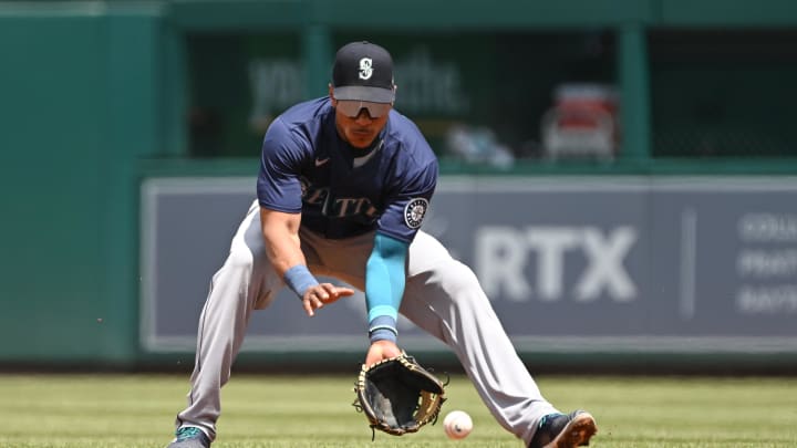 Seattle Mariners second baseman Jorge Polanco (7) fields a ground ball against the Washington Nationals during the first inning at Nationals Park on May 26. Seattle Mariners second baseman Jorge Polanco (7) fields a ground ball against the Washington Nationals during the first inning at Nationals Park on May 26.