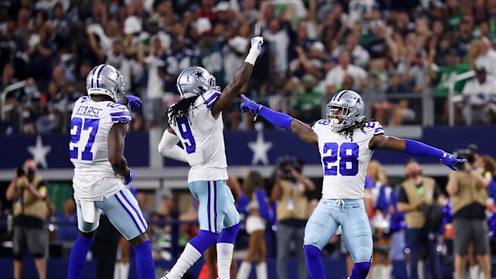 Sep 27, 2021; Arlington, Texas, USA; Dallas Cowboys free safety Malik Hooker (28) celebrates with middle linebacker Jaylon Smith (9) and safety Jayron Kearse (27) after a play against the Philadelphia Eagles during the second quarter at AT&T Stadium. Mandatory Credit: Kevin Jairaj-Imagn Images Sep 27, 2021; Arlington, Texas, USA; Dallas Cowboys free safety Malik Hooker (28) celebrates with middle linebacker Jaylon Smith (9) and safety Jayron Kearse (27) after a play against the Philadelphia Eagles during the second quarter at AT&T Stadium. Mandatory Credit: Kevin Jairaj-Imagn Images