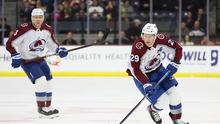 Colorado Avalanche v Arizona Coyotes