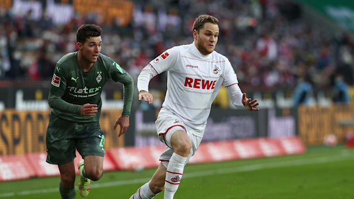 Hat im Laufduell mit Benno Schmitz das Nachsehen: Joe Scally (l.) Hat im Laufduell mit Benno Schmitz das Nachsehen: Joe Scally (l.)