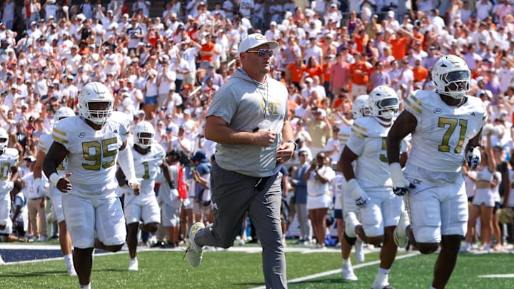 Sep 13, 2025; Atlanta, Georgia, USA; Georgia Tech Yellow Jackets head coach Brent Key runs on the field before a game against the Clemson Tigers at Bobby Dodd Stadium at Hyundai Field. Mandatory Credit: Brett Davis-Imagn Images Sep 13, 2025; Atlanta, Georgia, USA; Georgia Tech Yellow Jackets head coach Brent Key runs on the field before a game against the Clemson Tigers at Bobby Dodd Stadium at Hyundai Field. Mandatory Credit: Brett Davis-Imagn Images