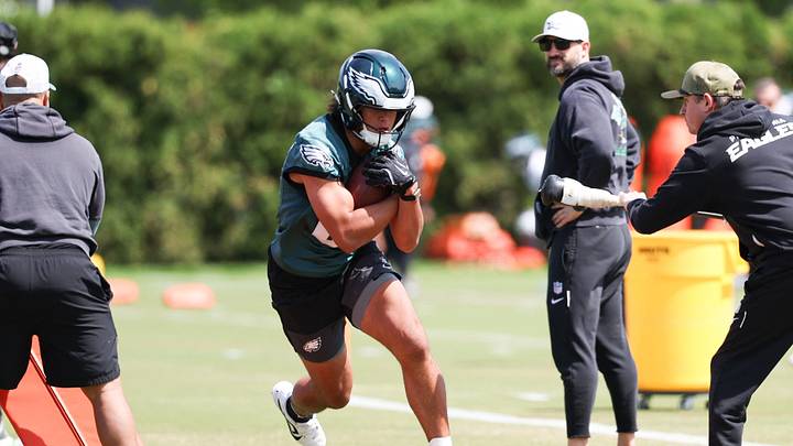May 1, 2026; Philadelphia, PA, USA; Philadelphia Eagles tight end Eli Stowers (87) runs drills during rookie minicamp at NovaCare Complex. May 1, 2026; Philadelphia, PA, USA; Philadelphia Eagles tight end Eli Stowers (87) runs drills during rookie minicamp at NovaCare Complex.