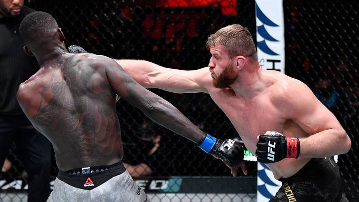 Le Polonais Jan Blachowicz est un ancien champion du monde des light heavyweights. Le Polonais Jan Blachowicz est un ancien champion du monde des light heavyweights.