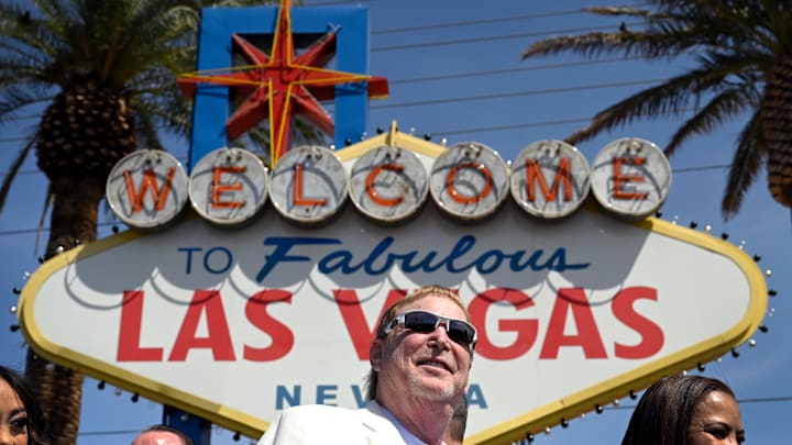 'Welcome to Fabulous Las Vegas' Sign Turns Silver And Black Ahead of 2022 NFL Draft
