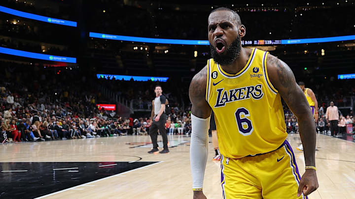LeBron James está día a día y podría perderse el partido ante Charlotte 