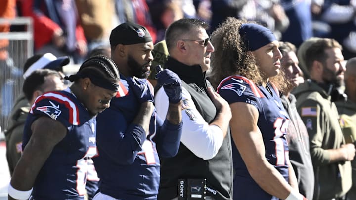 Nov 2, 2025; Foxborough, Massachusetts, USA; New England Patriots head coach Mike Vrabel stands with his team for the National Anthem prior to the game against the Atlanta Falcons at Gillette Stadium. Mandatory Credit: Eric Canha-Imagn Images Nov 2, 2025; Foxborough, Massachusetts, USA; New England Patriots head coach Mike Vrabel stands with his team for the National Anthem prior to the game against the Atlanta Falcons at Gillette Stadium. Mandatory Credit: Eric Canha-Imagn Images