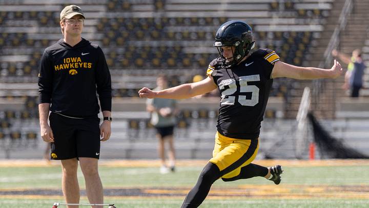 Iowa placekicker Eli Ozick (25) warms up April 25, 2026 during the team’s spring practice at Kinnick Stadium in Iowa City, Iowa. Iowa placekicker Eli Ozick (25) warms up April 25, 2026 during the team’s spring practice at Kinnick Stadium in Iowa City, Iowa.