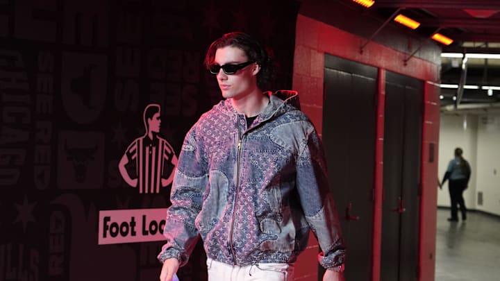 Chicago Bulls guard Josh Giddey (3) walks into the United Center before a game against the Orlando Magic. 