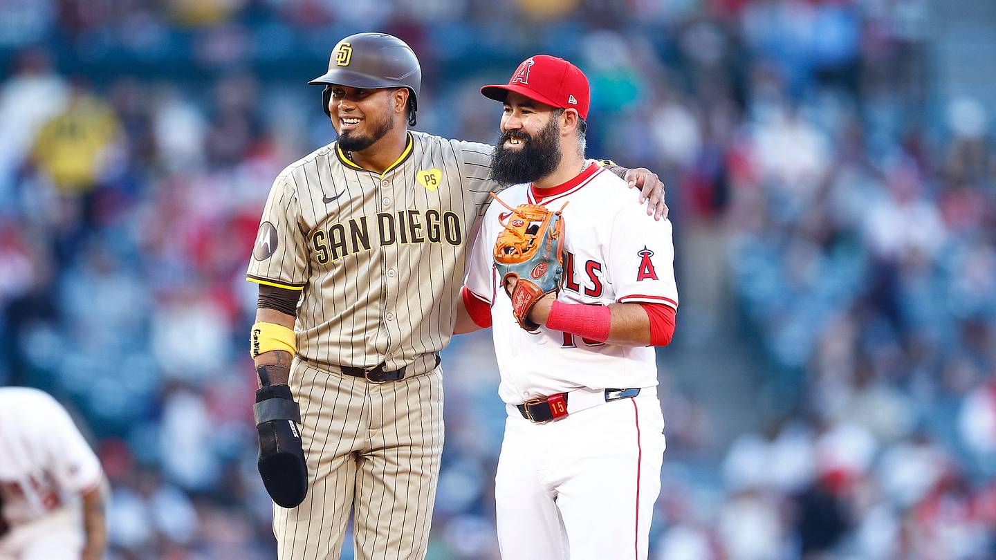 Red Sox Catcher Zavala Hits Free Agency After Struggles
