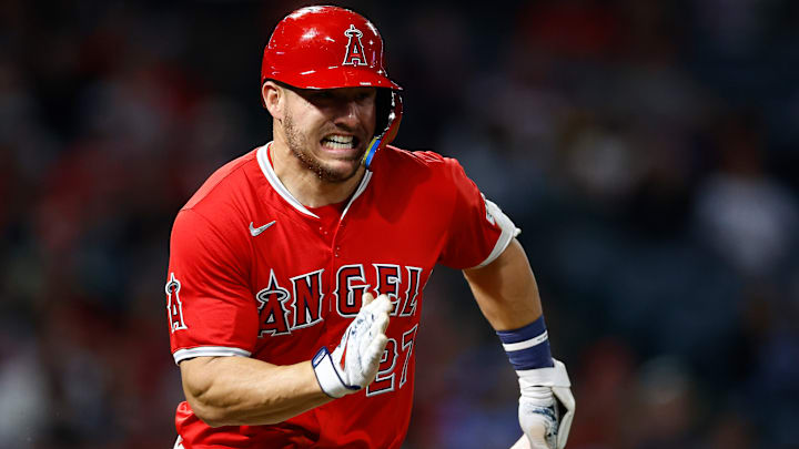 Mike Trout será operado en la rodilla izquierda 