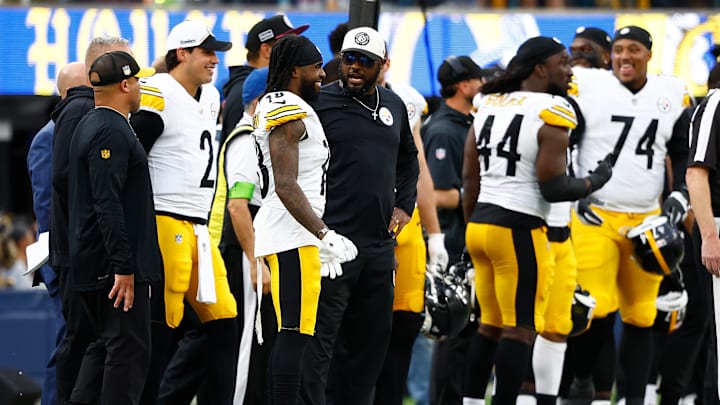 Pittsburgh Steelers v Los Angeles Rams