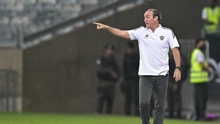 O treinador de 59 chega ao Timão para substituir Fernando Lázaro