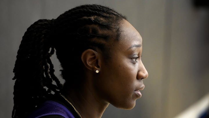 Apr 21, 2022; Phoenix, Arizona, USA; Phoenix Mercury center Tina Charles talks to the press at Verizon 5G Performance Center. Mandatory Credit: Cheryl Evans/The Republic via USA TODAY NETWORK Apr 21, 2022; Phoenix, Arizona, USA; Phoenix Mercury center Tina Charles talks to the press at Verizon 5G Performance Center. Mandatory Credit: Cheryl Evans/The Republic via USA TODAY NETWORK