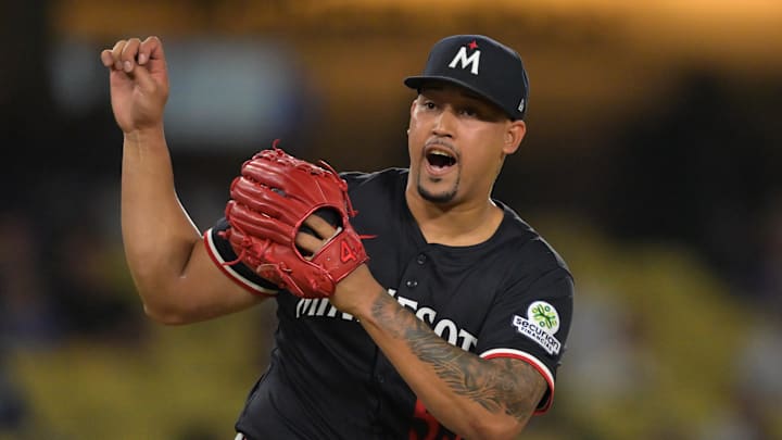 Jul 22, 2025; Los Angeles, California, USA; Minnesota Twins relief pitcher Jhoan Duran (59) reacts after the final out of the ninth inning against the Los Angeles Dodgers at Dodger Stadium. Mandatory Credit: Jayne Kamin-Oncea-Imagn Images Jul 22, 2025; Los Angeles, California, USA; Minnesota Twins relief pitcher Jhoan Duran (59) reacts after the final out of the ninth inning against the Los Angeles Dodgers at Dodger Stadium. Mandatory Credit: Jayne Kamin-Oncea-Imagn Images