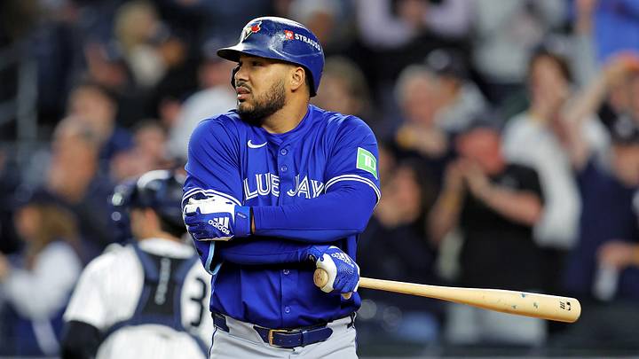 Toronto Blue Jays right fielder Anthony Santander (25). Mandatory Credit: Brad Penner-Imagn Images Toronto Blue Jays right fielder Anthony Santander (25). Mandatory Credit: Brad Penner-Imagn Images