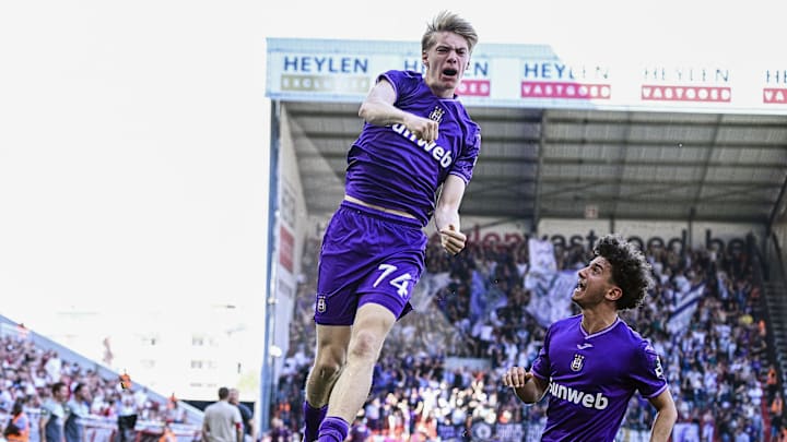 Nathan De Cat jubelt über sein Tor Nathan De Cat jubelt über sein Tor