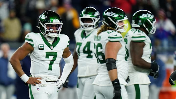 Nov 13, 2025; Foxborough, Massachusetts, USA; New York Jets quarterback Justin Fields (7) on the field against the New England Patriots in the fourth quarter at Gillette Stadium. Mandatory Credit: David Butler II-Imagn Images