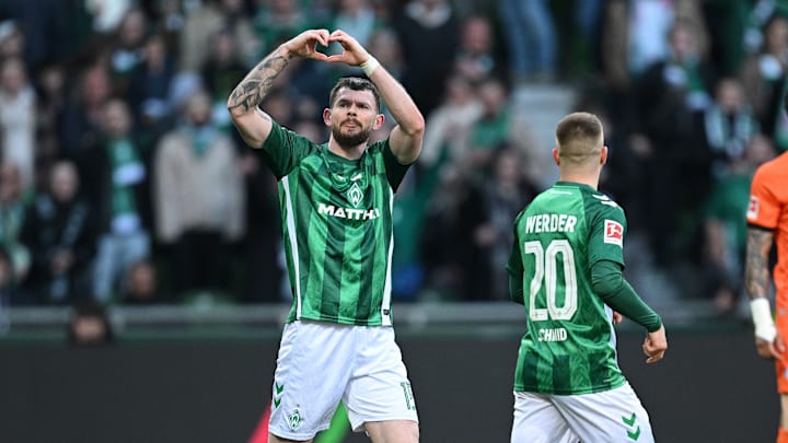 Oliver Burke spielt bei Werder Bremen um einen neuen Vertrag