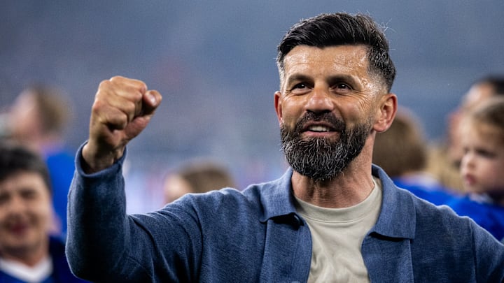 Miron Muslic bleibt Schalke-Trainer