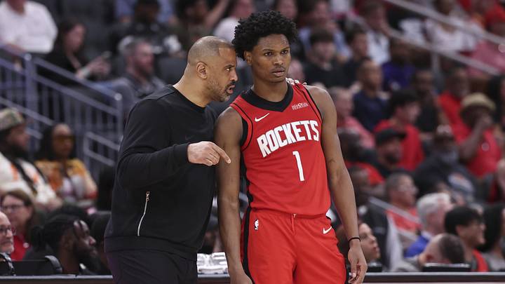 Mar 10, 2026; Houston, Texas, USA; Houston Rockets head coach Ime Udoka talks with guard Amen Thompson (1) during the third quarter against the Toronto Raptors at Toyota Center. Mandatory Credit: Troy Taormina-Imagn Images Mar 10, 2026; Houston, Texas, USA; Houston Rockets head coach Ime Udoka talks with guard Amen Thompson (1) during the third quarter against the Toronto Raptors at Toyota Center. Mandatory Credit: Troy Taormina-Imagn Images