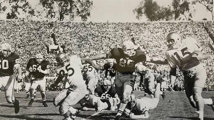 Bob Schloredt led the UW to a 1960 Rose Bowl win over Wisconsin. Bob Schloredt led the UW to a 1960 Rose Bowl win over Wisconsin.