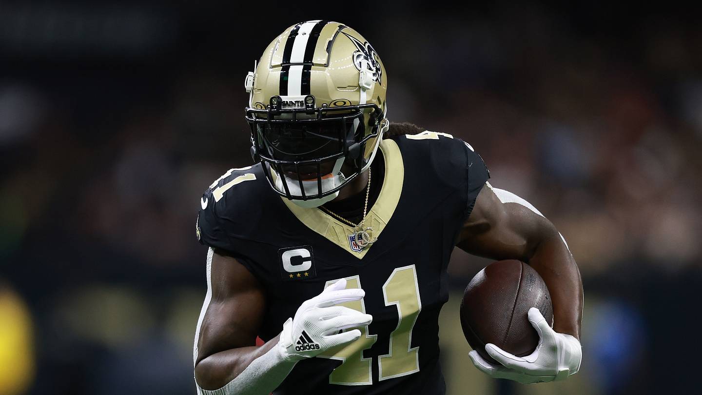 Panthers Eye Saints' Carl Granderson Before Trade Deadline