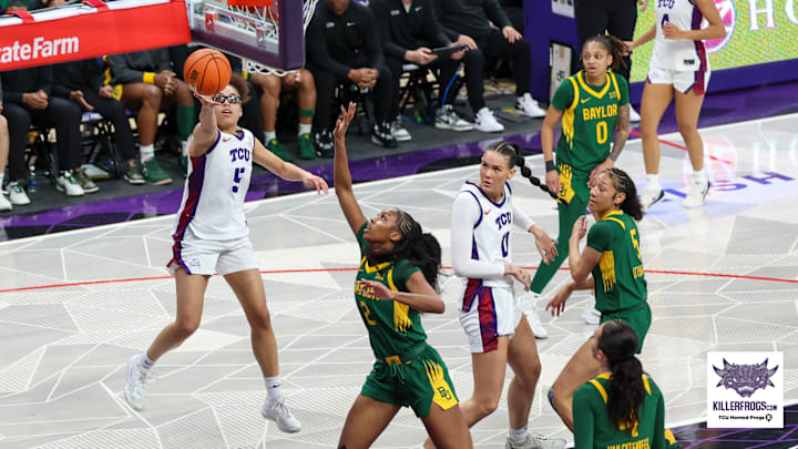 Olivia Miles was named a finalist for the Nancy Lieberman Point Guard of the Year award and to the John R. Wooden Award national ballot. 