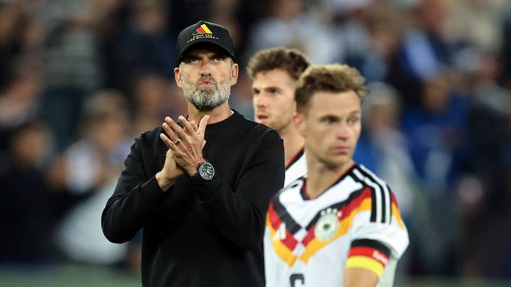 Jürgen Klopp war nicht erfreut über die Pfiffe des Heimpublikums Jürgen Klopp war nicht erfreut über die Pfiffe des Heimpublikums