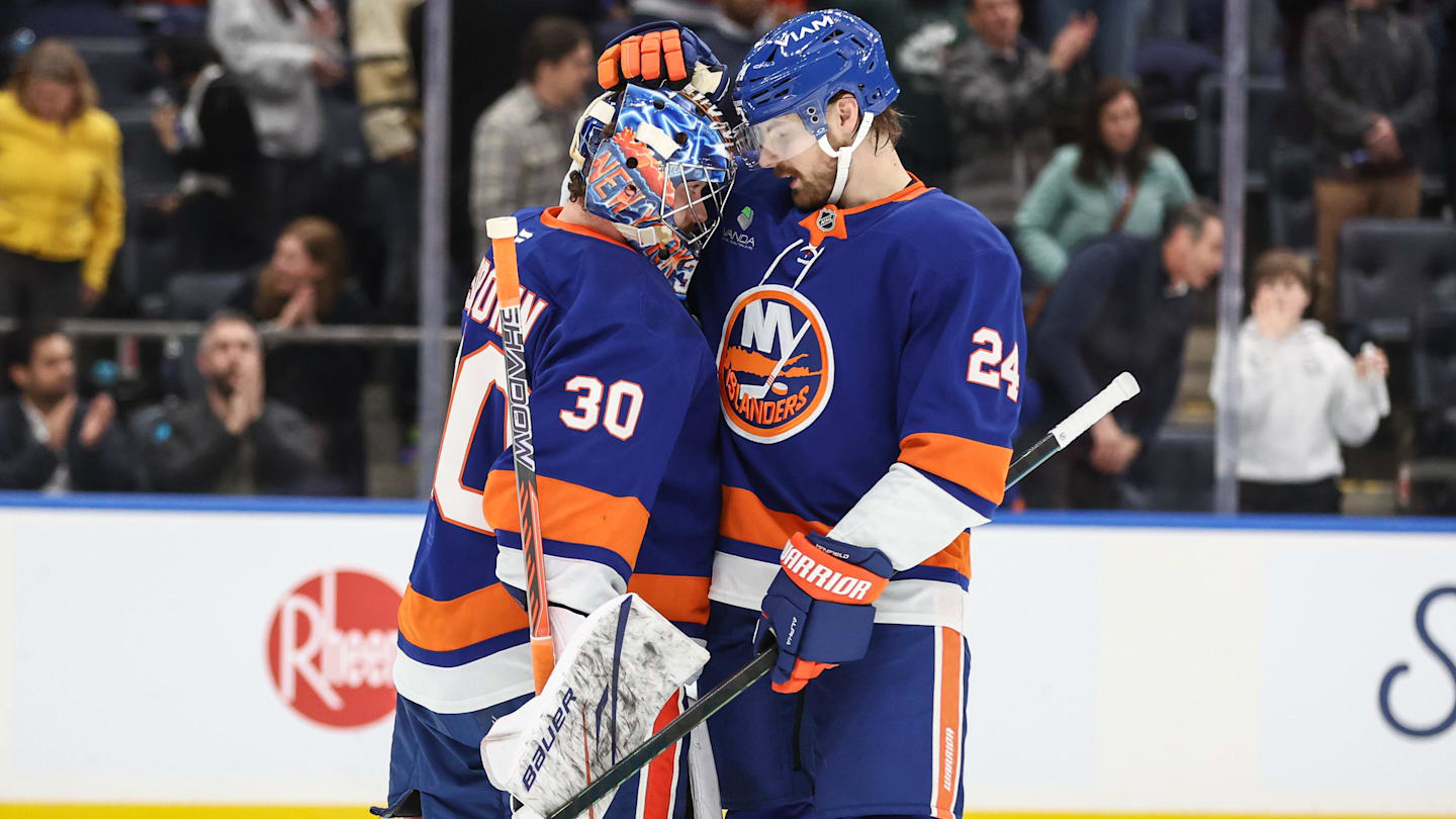NY Islanders snap four-game losing streak in victorious Pete DeBoer debut vs. Leafs