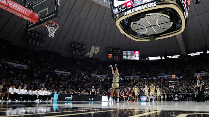 Purdue Boilermakers guard Fletcher Loyer (2) shoots a free throw 