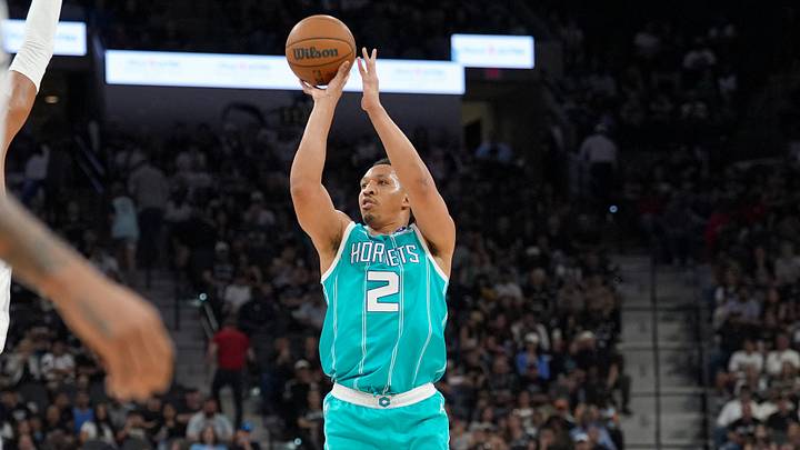 Charlotte Hornets forward Grant Williams (2) shoots in the first half against the San Antonio Spurs Charlotte Hornets forward Grant Williams (2) shoots in the first half against the San Antonio Spurs
