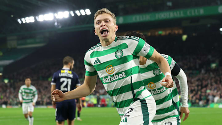 Celtic FC v Dundee FC - William Hill Premiership