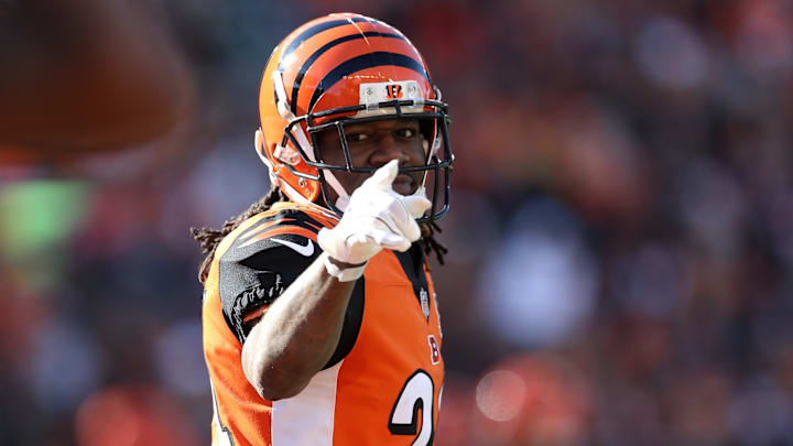 Cincinnati Bengals cornerback Adam Jones (24) points to an official in the first quarter during the Week 12 NFL game between the Cleveland Browns and the Cincinnati Bengals, Sunday, Nov. 26, 2017, at Paul Brown Stadium in Cincinnati.

112617 Bengals Ke