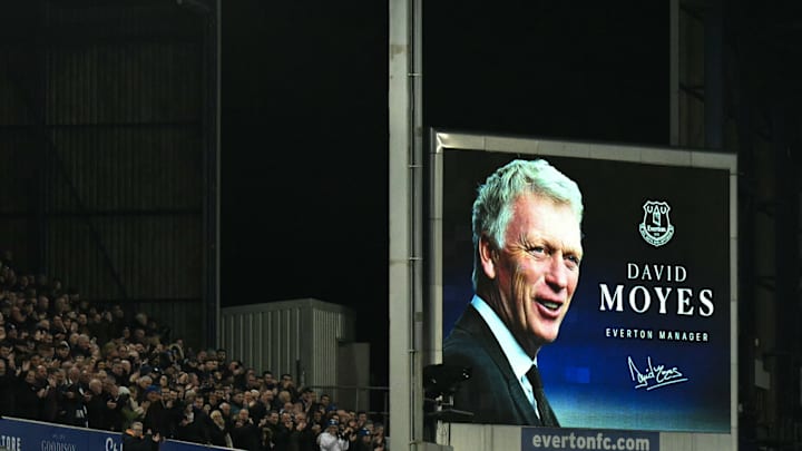 Tribute to David Moyes for his first game back as Everton manager 
