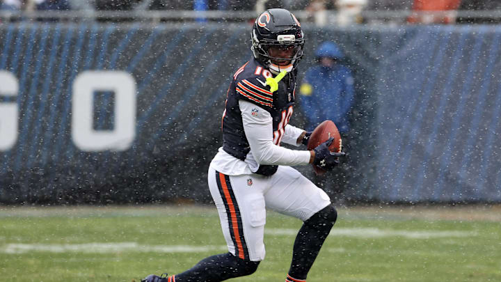 Nov 9, 2025; Chicago, Illinois, USA; Chicago Bears wide receiver Luther Burden III (10) makes a catch against the New York Giants during the second half at Soldier Field. Mandatory Credit: Mike Dinovo-Imagn Images Nov 9, 2025; Chicago, Illinois, USA; Chicago Bears wide receiver Luther Burden III (10) makes a catch against the New York Giants during the second half at Soldier Field. Mandatory Credit: Mike Dinovo-Imagn Images