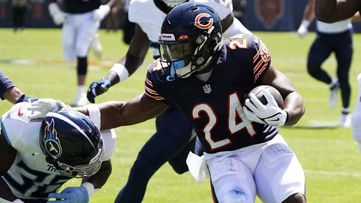 Chicago Bears running back Khalil Herbert (24) catches a pass.
