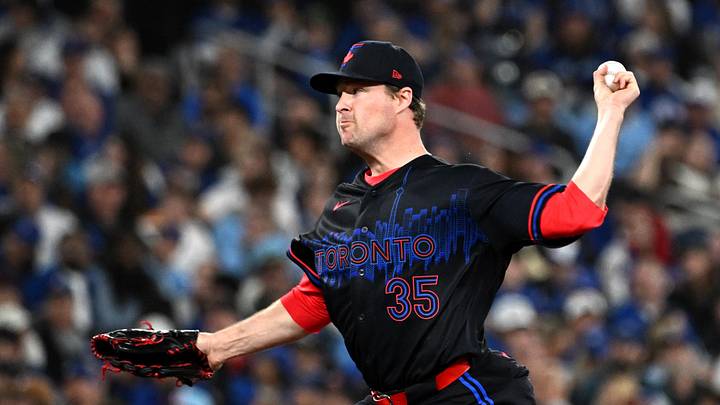 Apr 10, 2026; Toronto, Ontario, CAN;  Toronto Blue Jays relief pitcher Joe Mantiply (35) delivers a pitch against the Minnesota Twins in the sixth inning at Rogers Centre. Mandatory Credit: Dan Hamilton-Imagn Images