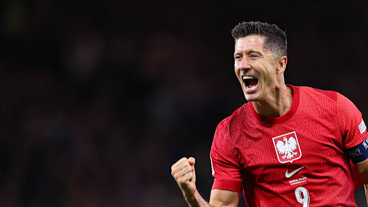 Robert Lewandowski est l'un des meilleurs buteurs du jeu. Robert Lewandowski est l'un des meilleurs buteurs du jeu.